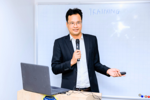 Talkshow: "Ứng dụng AI trong Marketing" - Hành trình chinh phục 
thời Đại Công Nghệ Số